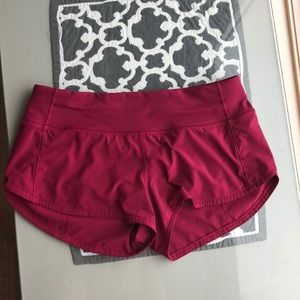 magenta Lululemon speed up shorts 2.5 inch